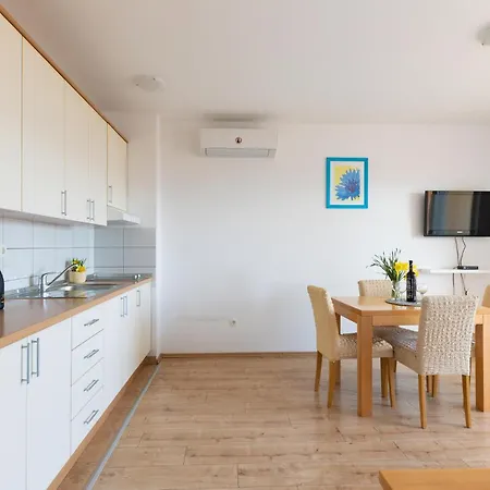 Apartment 1 Bedroom Amazing In *