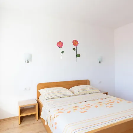 Apartamento 1 Bedroom Amazing In *